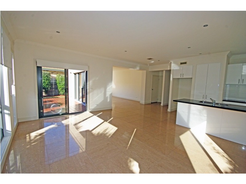 1A Parkmore Road, Bentleigh East VIC 3165