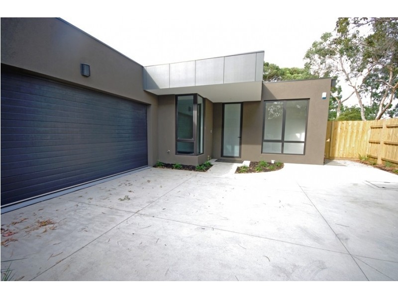 2/68 Hall Street, Mckinnon VIC 3204