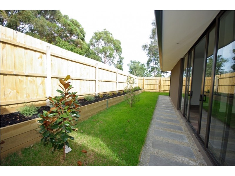 2/68 Hall Street, Mckinnon VIC 3204