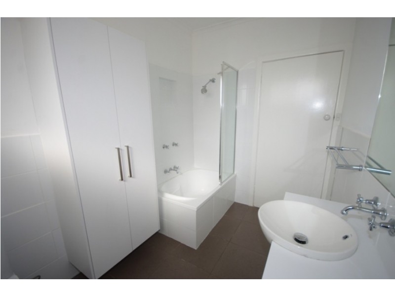 2/21-23 Morton Street, Clayton VIC 3168