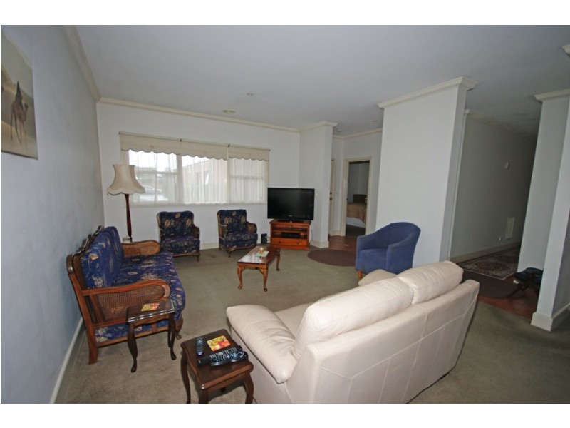 2/18 Mavho Street, Bentleigh VIC 3204