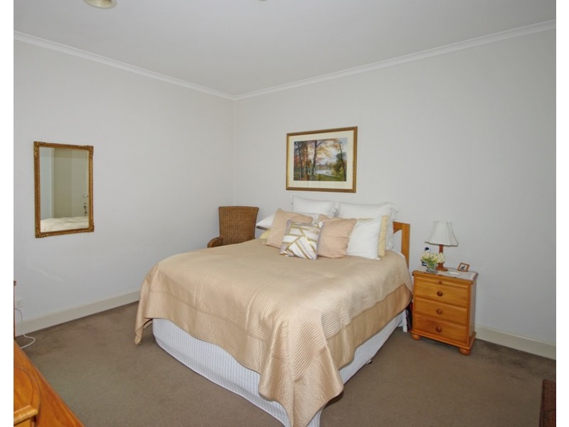 2/18 Mavho Street, Bentleigh VIC 3204