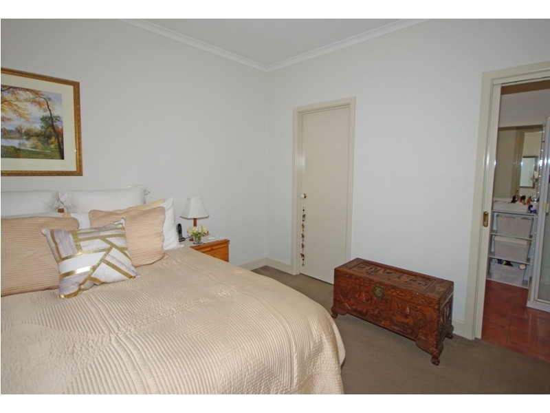 2/18 Mavho Street, Bentleigh VIC 3204