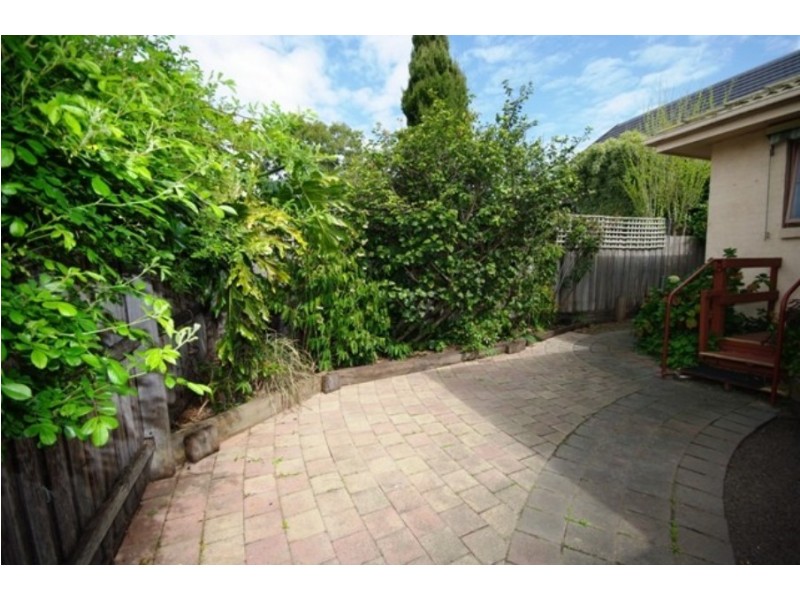 2/53 Hall Street, Mckinnon VIC 3204