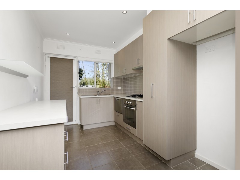 12/21-23 Tiuna Grove, Elwood VIC 3184