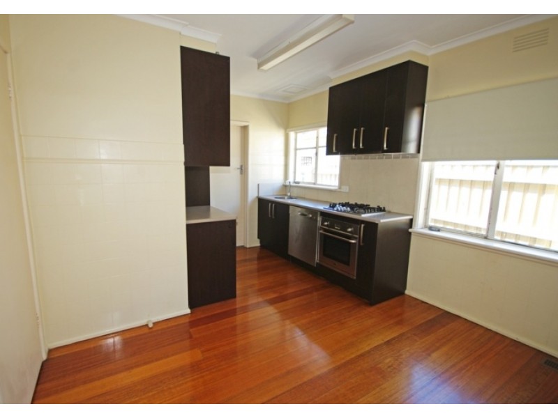 16 Tasman Road, Bentleigh East VIC 3165
