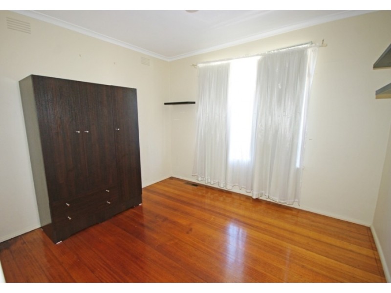 16 Tasman Road, Bentleigh East VIC 3165