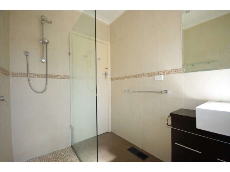 16 Tasman Road, Bentleigh East VIC 3165