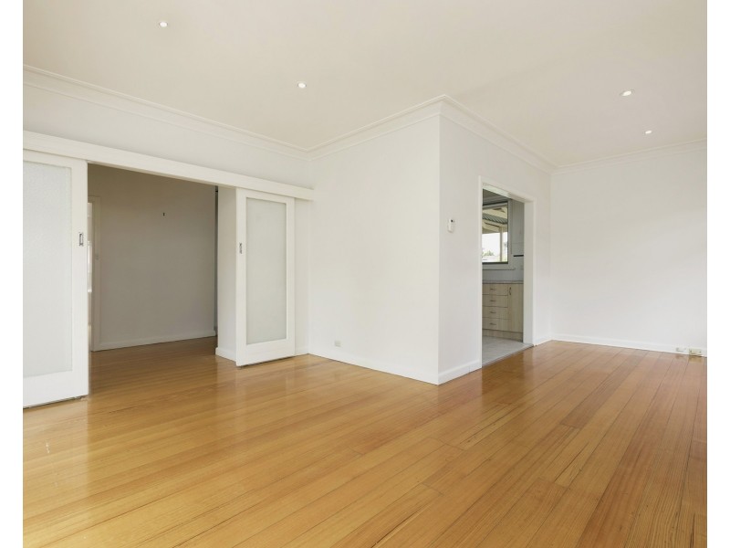 14 Moonda Grove, Cheltenham VIC 3192