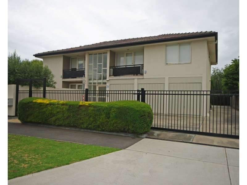 3/10 Kokaribb Road, Carnegie VIC 3163