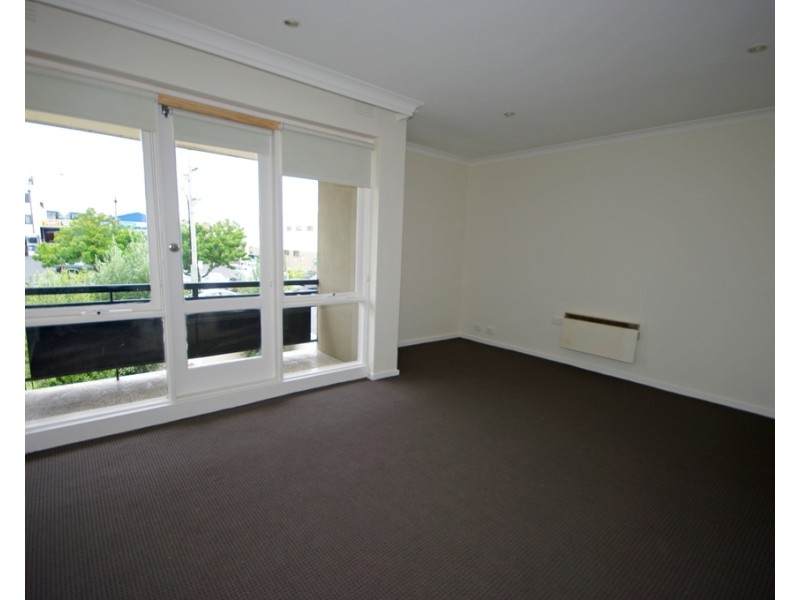 3/10 Kokaribb Road, Carnegie VIC 3163