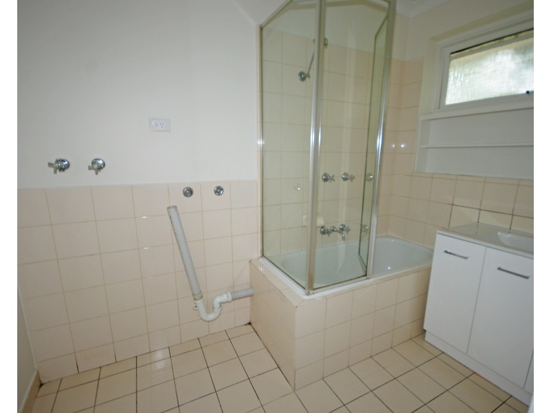 3/10 Kokaribb Road, Carnegie VIC 3163