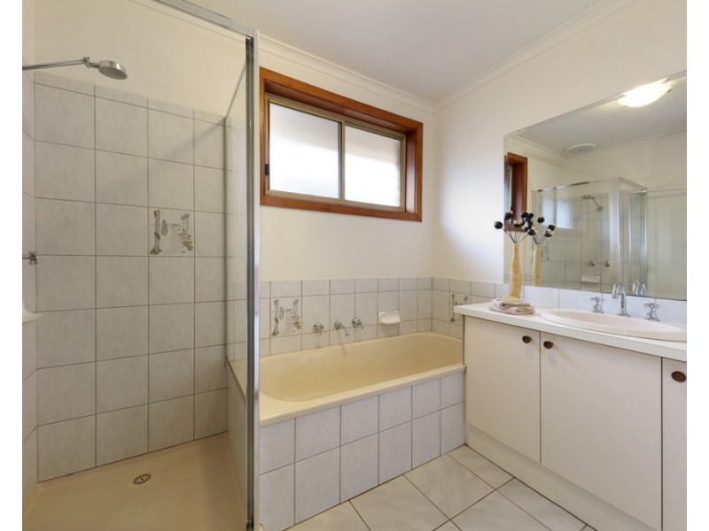 2/52 Leila Road, Carnegie VIC 3163