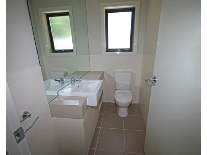 2/37  Anne Street, Mckinnon VIC 3204