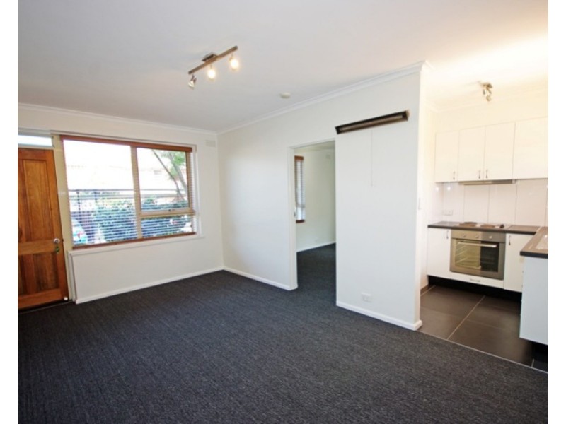 2/9 Waratah Avenue, Glen Huntly VIC 3163