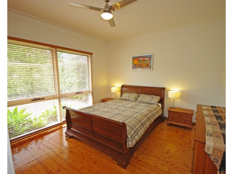 37 CONNIE STREET, Bentleigh East VIC 3165