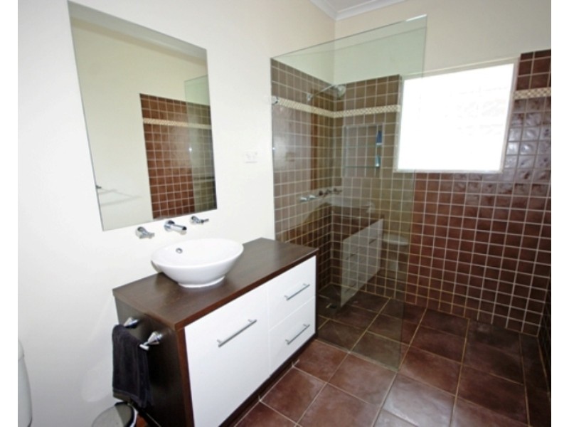 37 CONNIE STREET, Bentleigh East VIC 3165