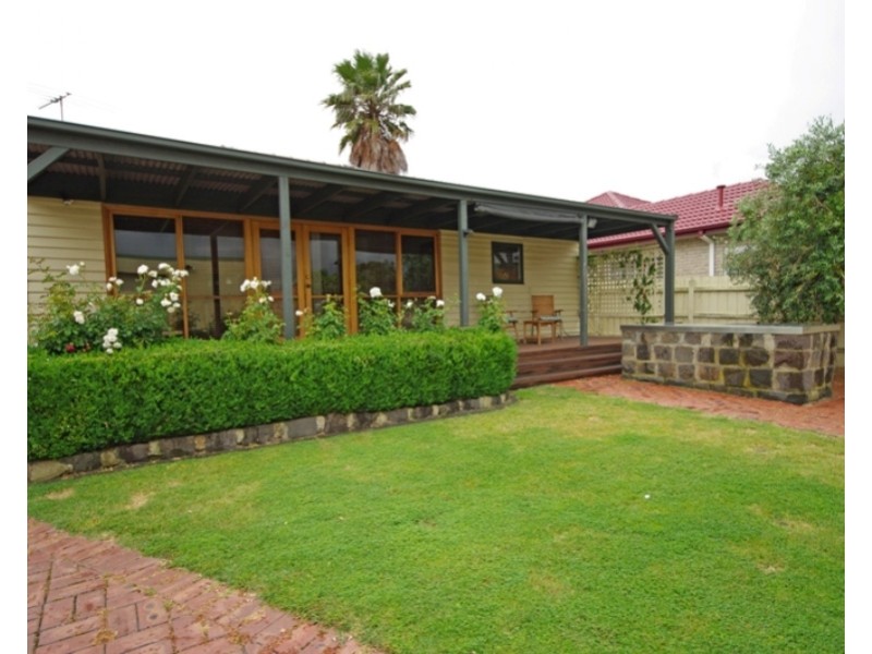 37 CONNIE STREET, Bentleigh East VIC 3165