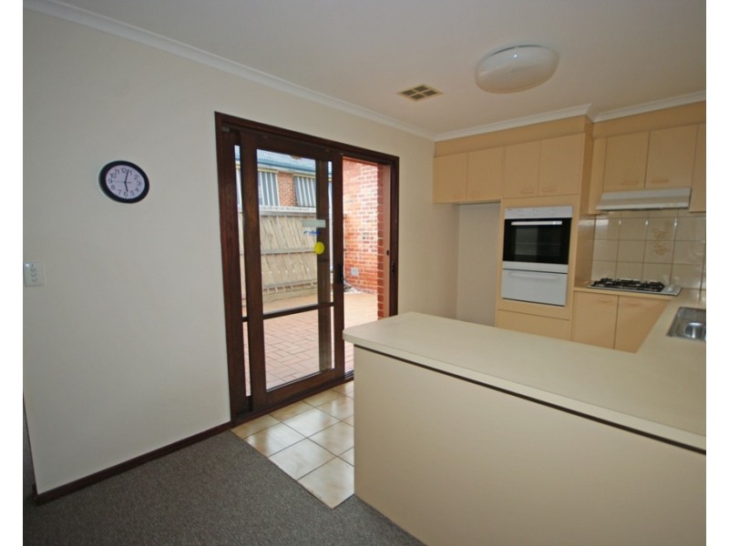 2/93 Oakleigh Road, Carnegie VIC 3163
