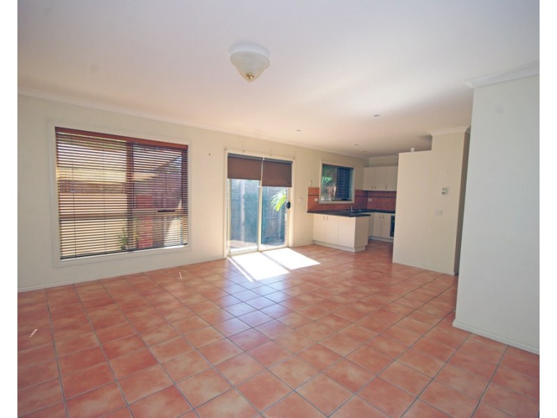 2/12 Bleazby Street, Bentleigh VIC 3204