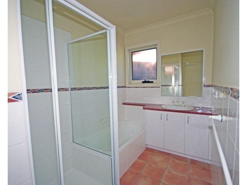 2/12 Bleazby Street, Bentleigh VIC 3204