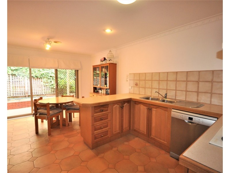 8/15A Wattle Grove, Mckinnon VIC 3204