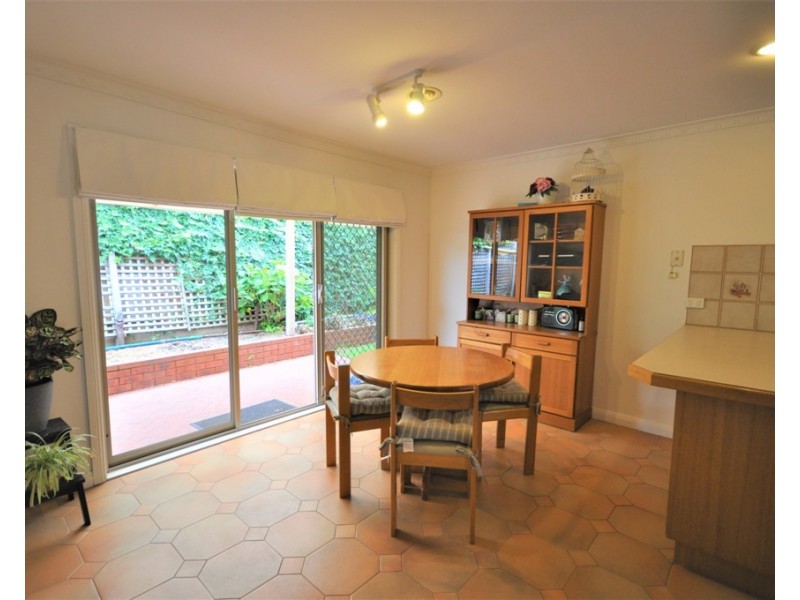8/15A Wattle Grove, Mckinnon VIC 3204