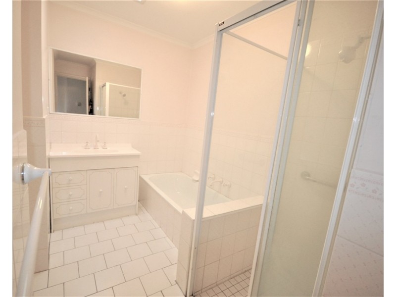 8/15A Wattle Grove, Mckinnon VIC 3204