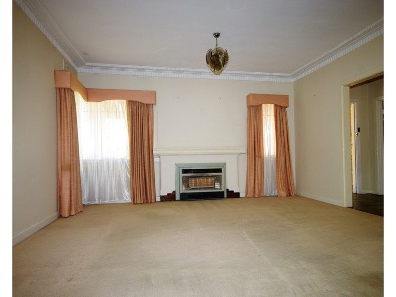 2  Shanahan Crescent, Mckinnon VIC 3204