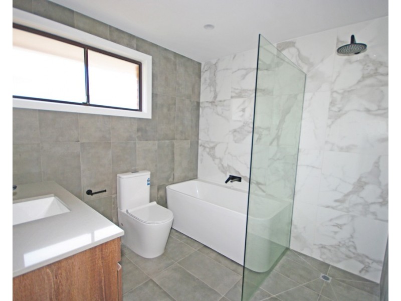 34 Sandleford Place, Dingley Village VIC 3172