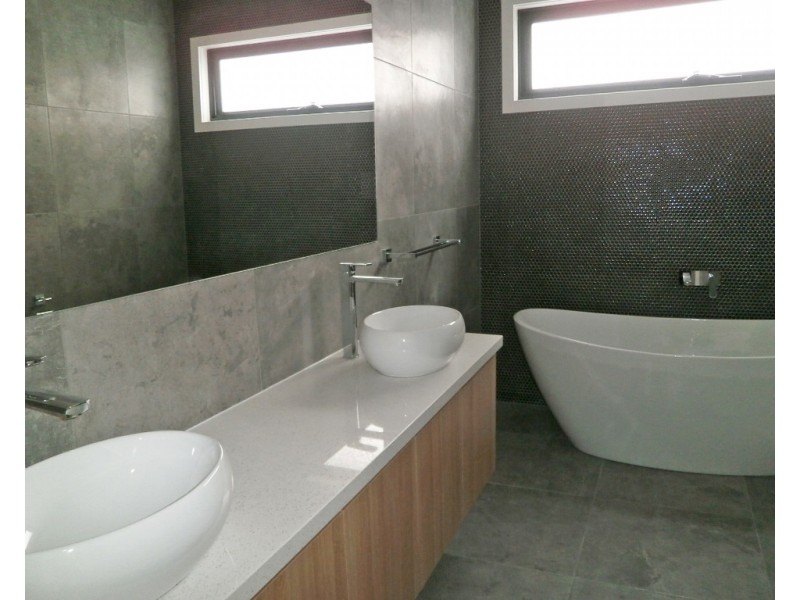 5B Bruthen Street, Moorabbin VIC 3189