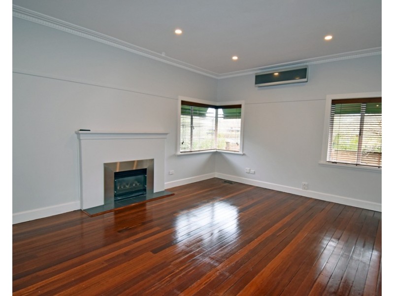 10 Landles Street, Mckinnon VIC 3204