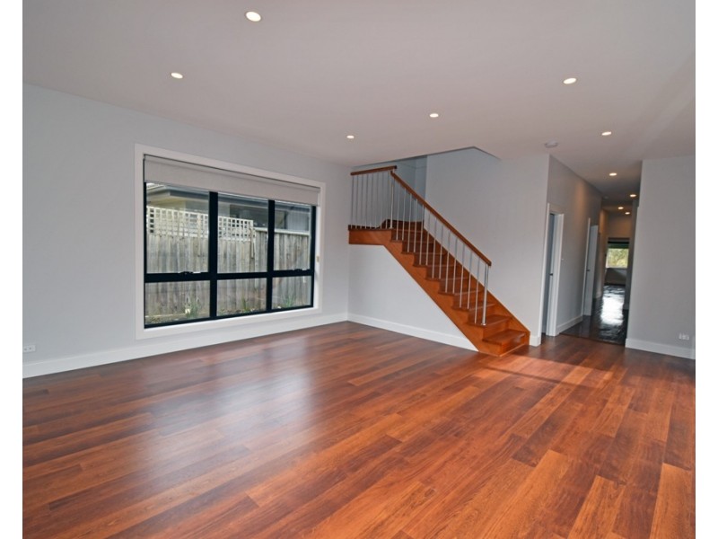 10 Landles Street, Mckinnon VIC 3204