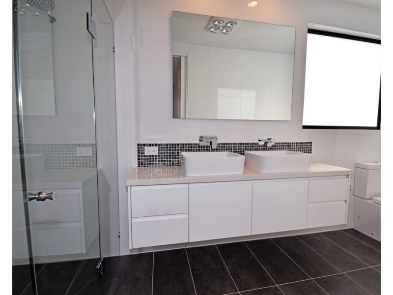 10 Landles Street, Mckinnon VIC 3204