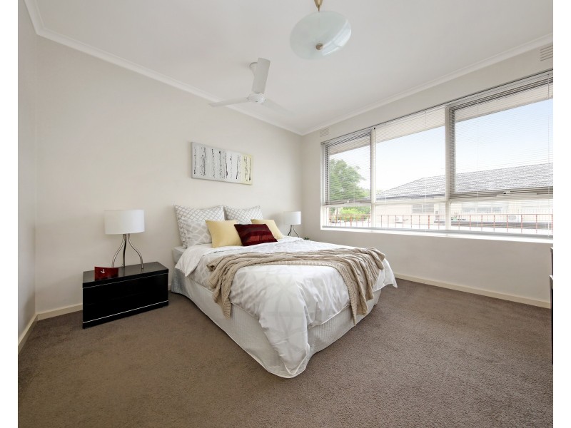 8/27 Lillimur Road, Ormond VIC 3204