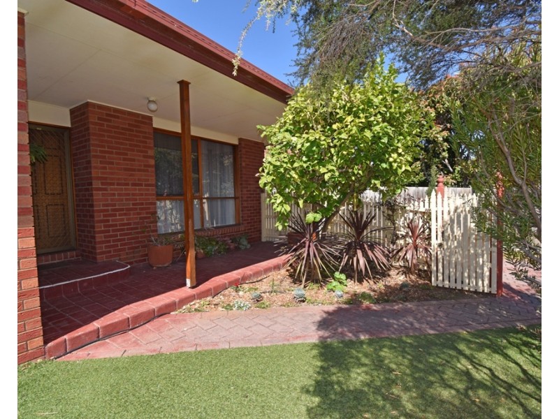 1/10 Hall Street, Mckinnon VIC 3204