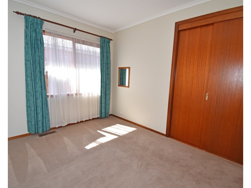 1/10 Hall Street, Mckinnon VIC 3204