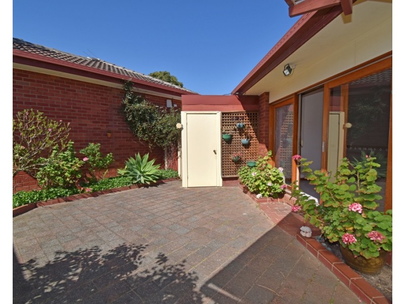 1/10 Hall Street, Mckinnon VIC 3204