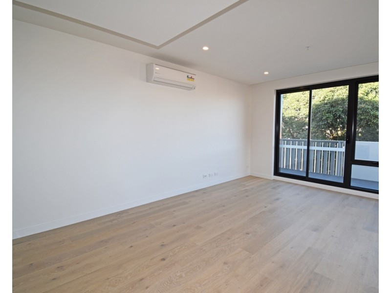 205/11-13 	Bent Street, Bentleigh VIC 3204