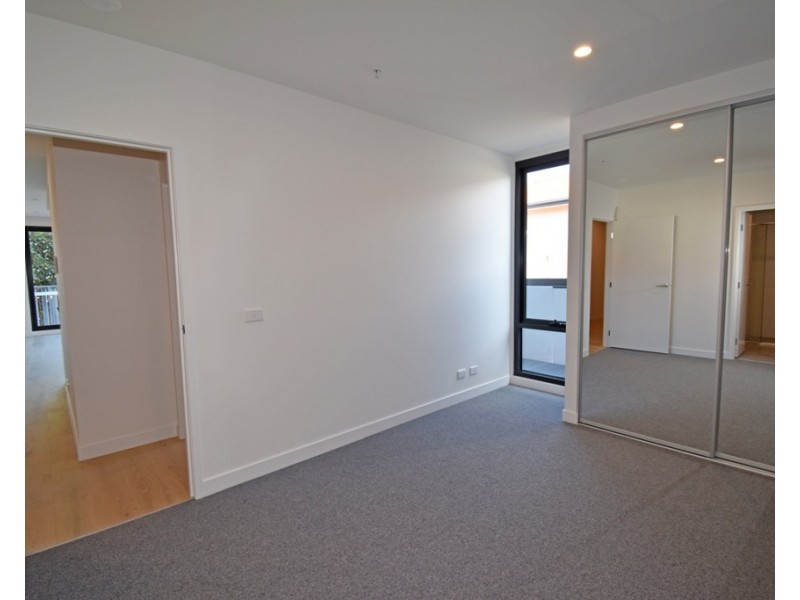 205/11-13 	Bent Street, Bentleigh VIC 3204