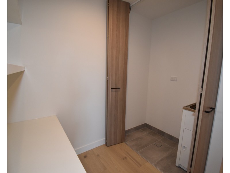 205/11-13 	Bent Street, Bentleigh VIC 3204