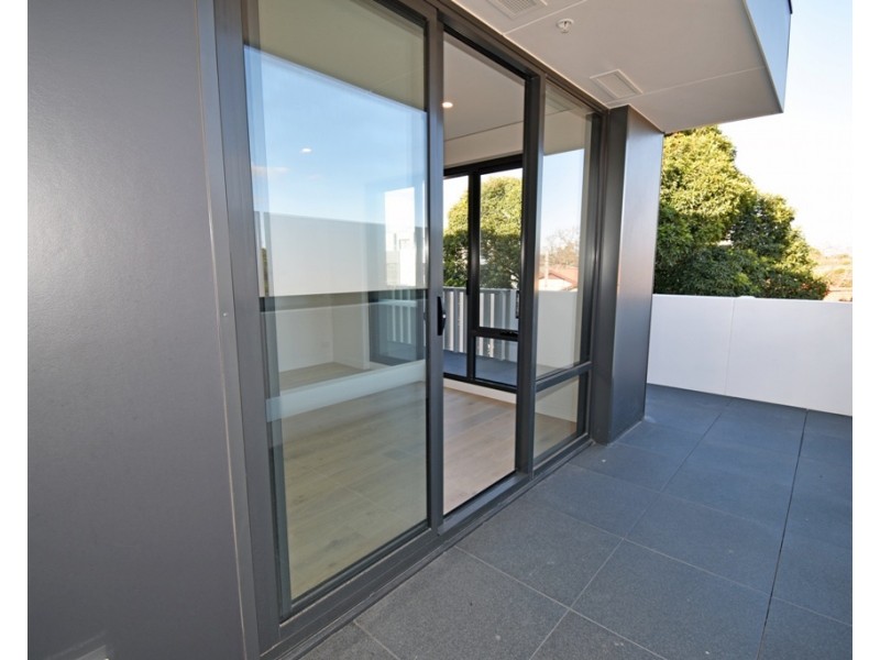 205/11-13 	Bent Street, Bentleigh VIC 3204