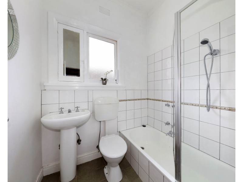 95 McKinnon Road, Mckinnon VIC 3204