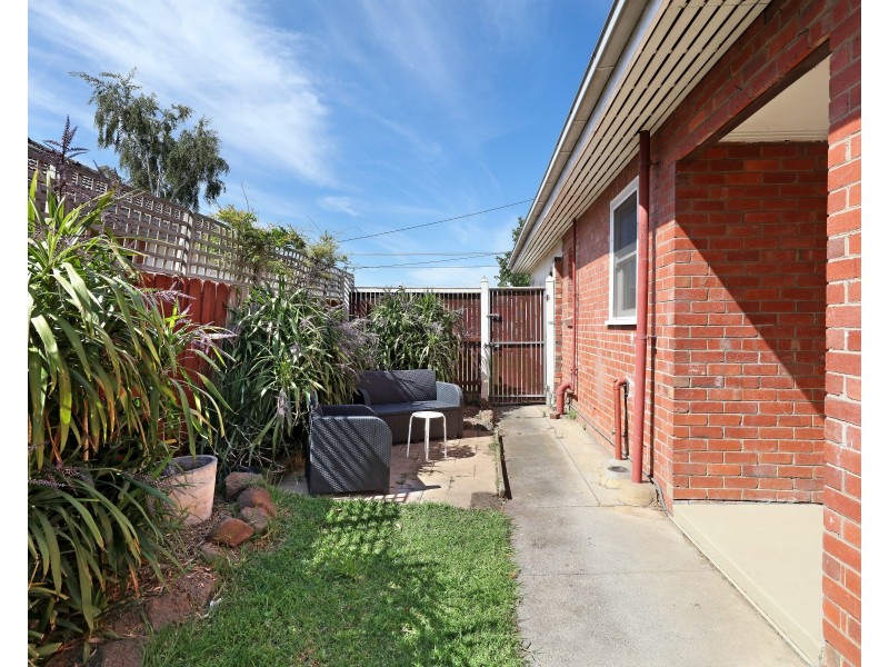 95 McKinnon Road, Mckinnon VIC 3204