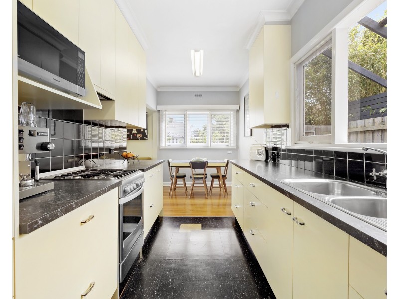 2 Ward Street, Cheltenham VIC 3192