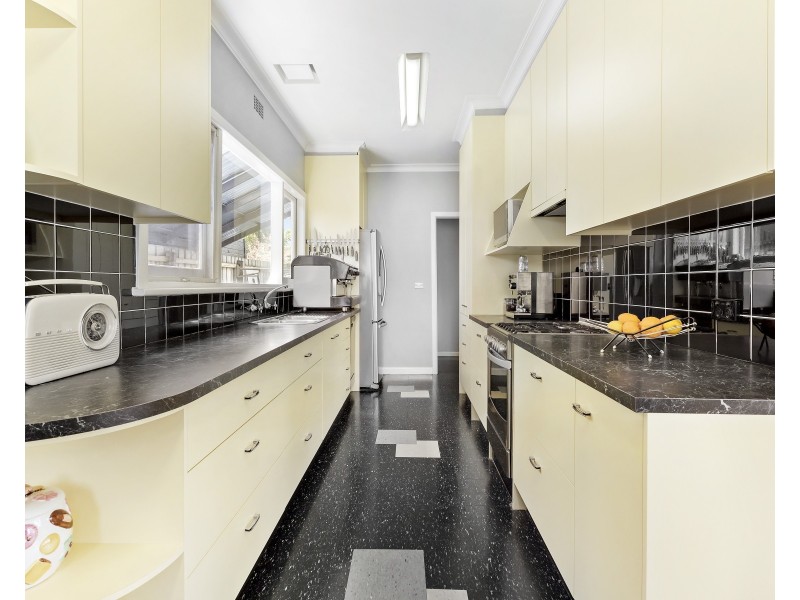 2 Ward Street, Cheltenham VIC 3192