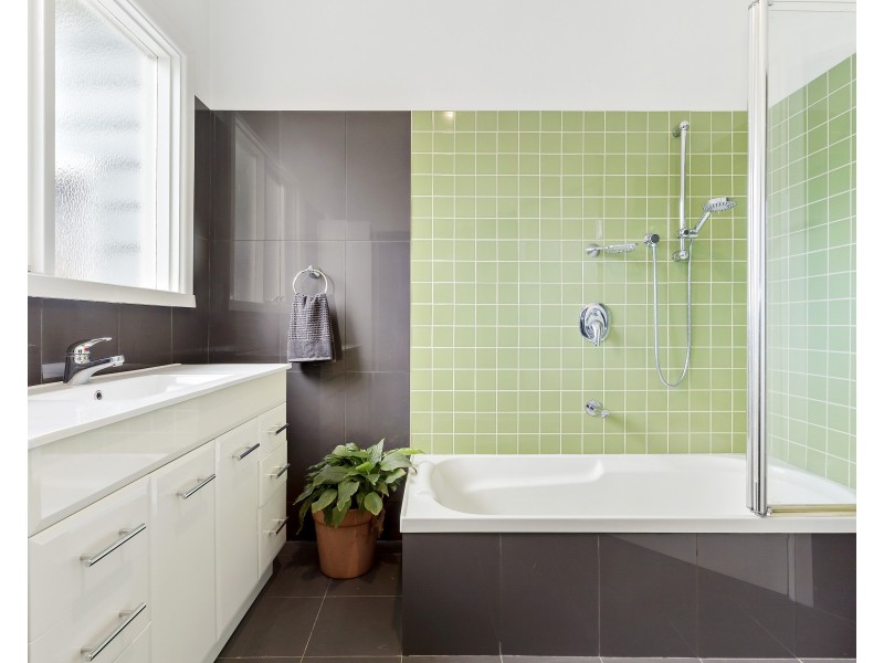 2 Ward Street, Cheltenham VIC 3192