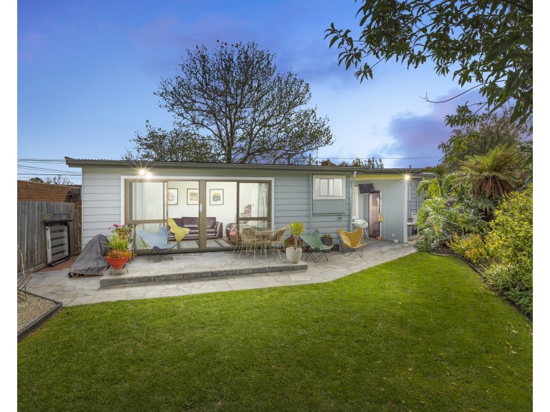 2 Ward Street, Cheltenham VIC 3192