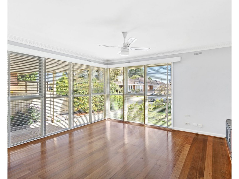 8 Allnutt Court, Cheltenham VIC 3192