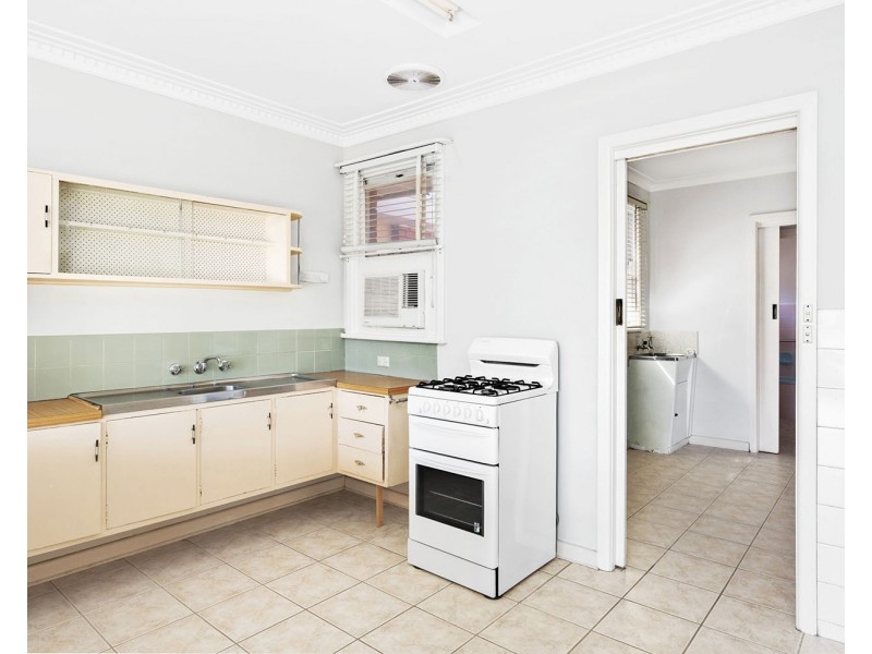 8 Allnutt Court, Cheltenham VIC 3192